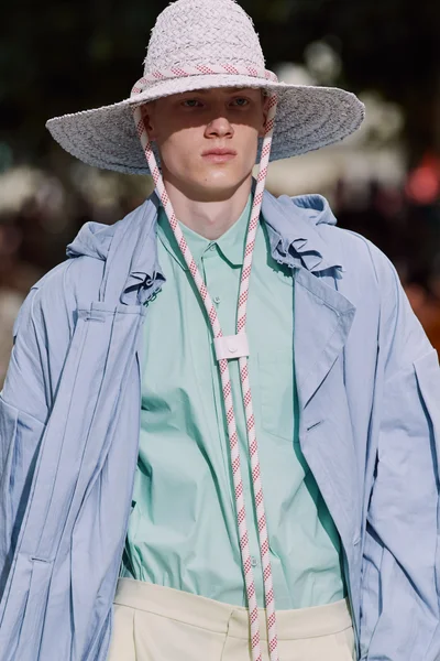 Look 6